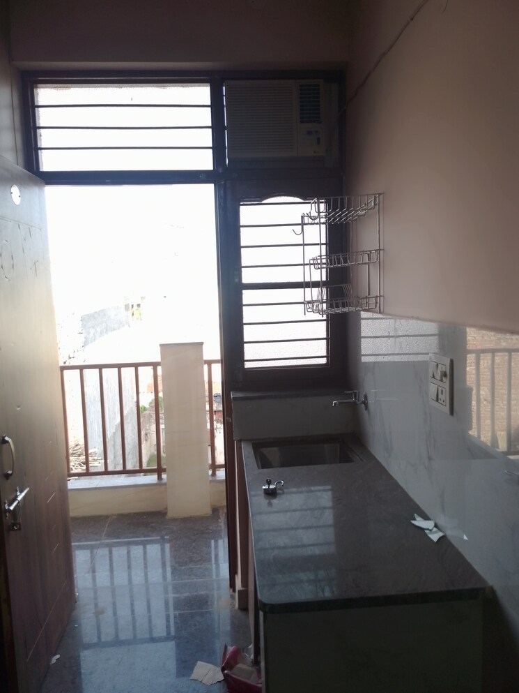 Kitchen, ludhiana chandigarh hwy 1 RK 400 Sq.Yd. Apartment In LudhianA Chandigarh Hwy Mohali 8753172