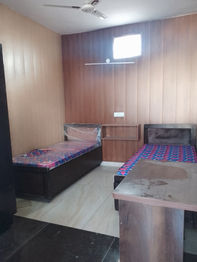 Bedroom, ludhiana chandigarh hwy 1 RK 400 Sq.Yd. Apartment In LudhianA Chandigarh Hwy Mohali 8753172