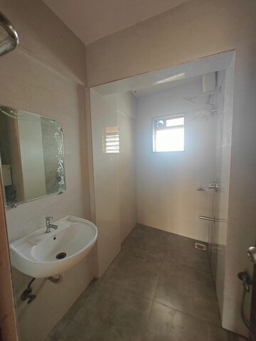 Bathroom in 5 BHK Apartment at Palm Paradise, Sanpada – for Rent