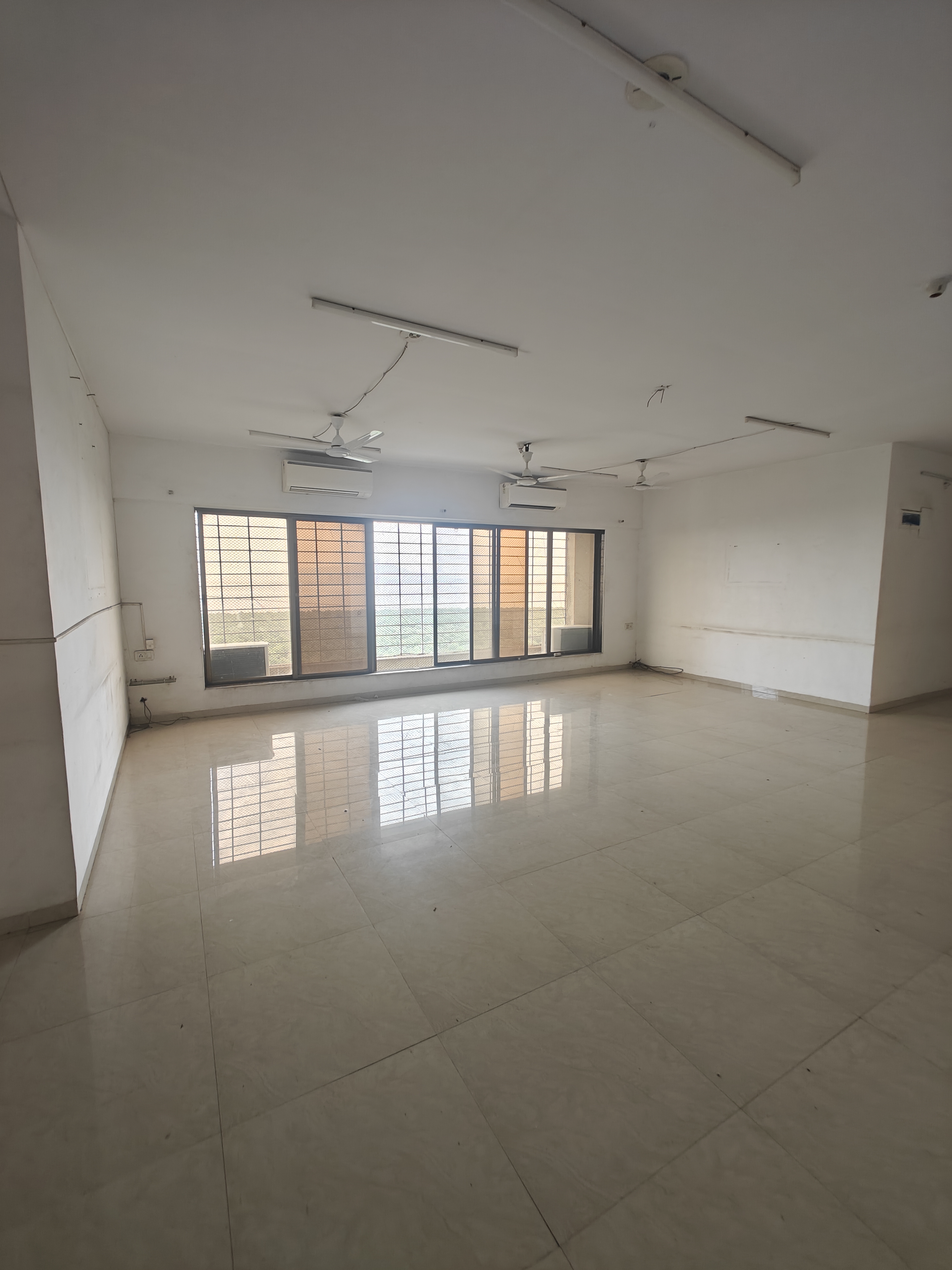 5 BHK 3500 Sq.Ft. Apartment in Palm Paradise