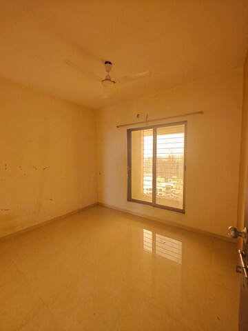 Room in 5 BHK Apartment at Palm Paradise, Sanpada – for Rent