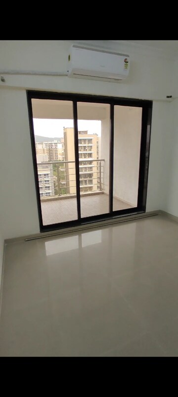 Room in 2.5 BHK Apartment at MM Spectra, Chembur – for Rent
