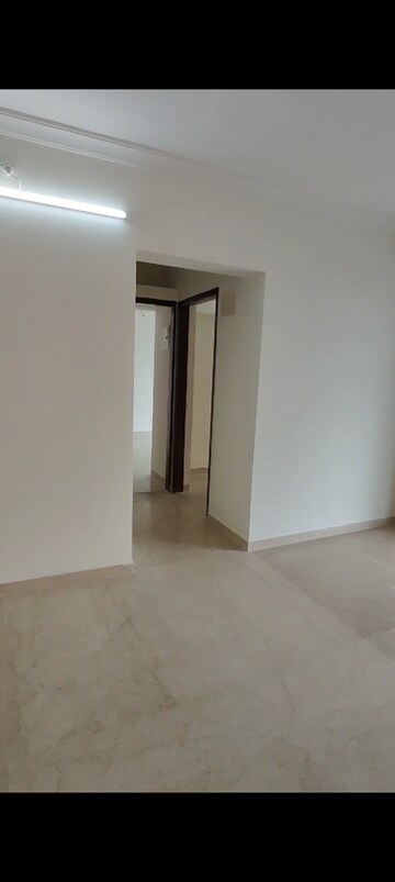 Room in 2.5 BHK Apartment at MM Spectra, Chembur – for Rent
