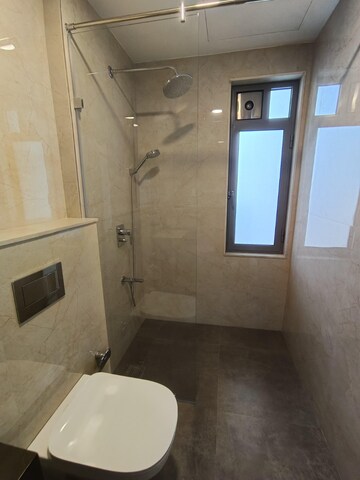 Bathroom in 4 BHK Apartment at Piramal Mahalaxmi North Tower, Mahalaxmi – for Sale