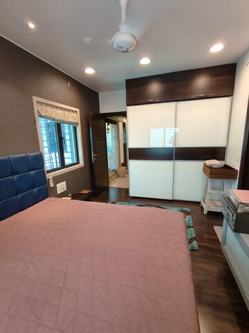 Bedroom in 2 BHK Apartment at Navsonarbala Annexe, Bandra West – for Rent