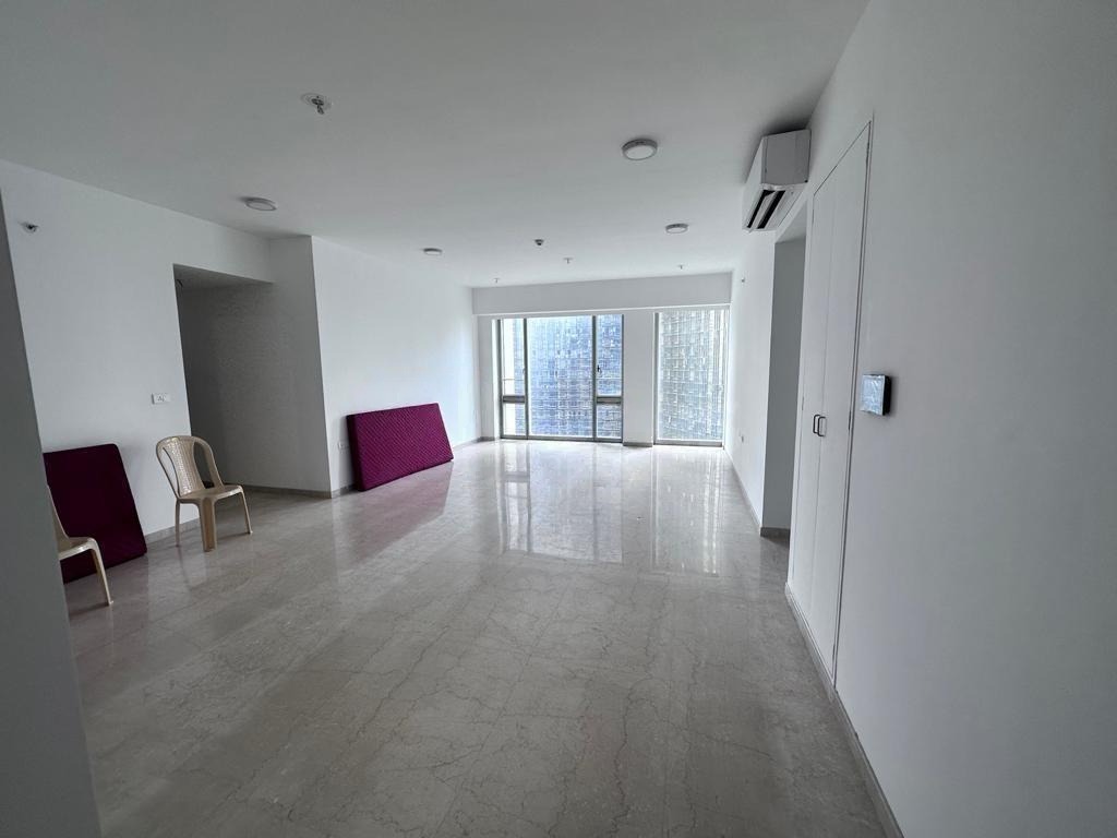 4 BHK + Pooja Room,Servant Room Apartment For Sale in Lodha The Park