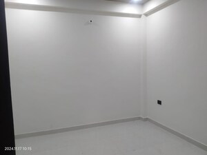 Room in 2 BHK Builder Floor at RWA Apartments Sector 26, Sector 26 – for Sale