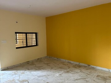 Room in 4 BHK Independent House at Kolar Road – for Sale