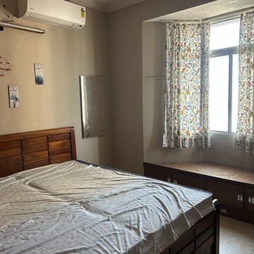 Bedroom in 3 BHK Apartment at Unitech Palms, South City 1 – for Rent