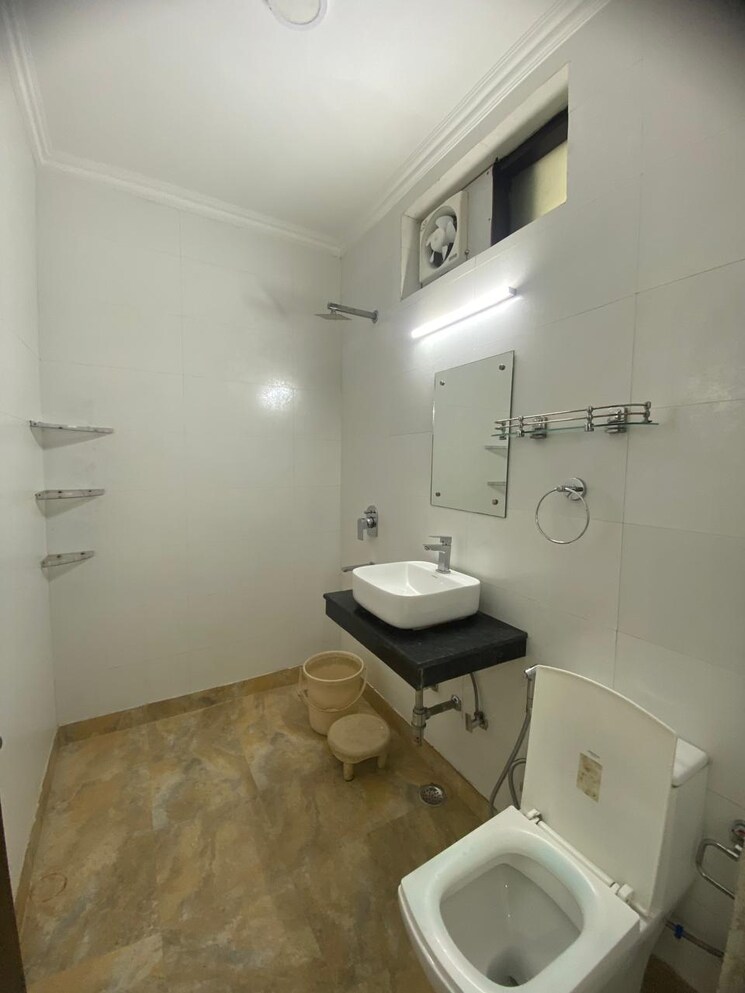 Bathroom, malviya nagar 1 Bedroom 700 Sq.Ft. Builder Floor In Malviya Nagar Delhi 8753522
