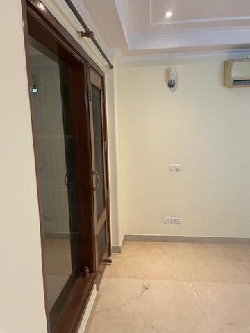 Building Lobby in 2 BHK Builder Floor at Malviya Nagar – for Rent