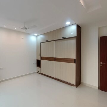 Room in 3 BHK Apartment at Karishma Society, Kothrud – for Rent