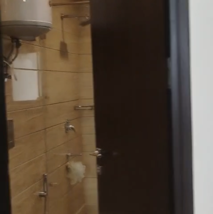 Bathroom, greater kailash part 3 3.5 Bedroom 2000 Sq.Ft. Builder Floor In Greater Kailash Part 3 Delhi 8753716