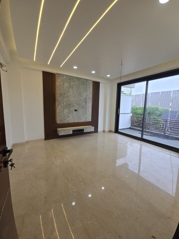 4 BHK Builder Floor For Sale in Emaar Emerald Nuevo, Sector 65