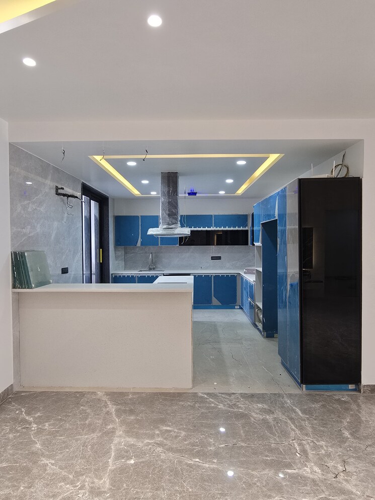 Kitchen, emaar-emerald-nuevo 4 Bedroom 500 Sq.Yd. Builder Floor In Sector 65 Gurgaon 8753718