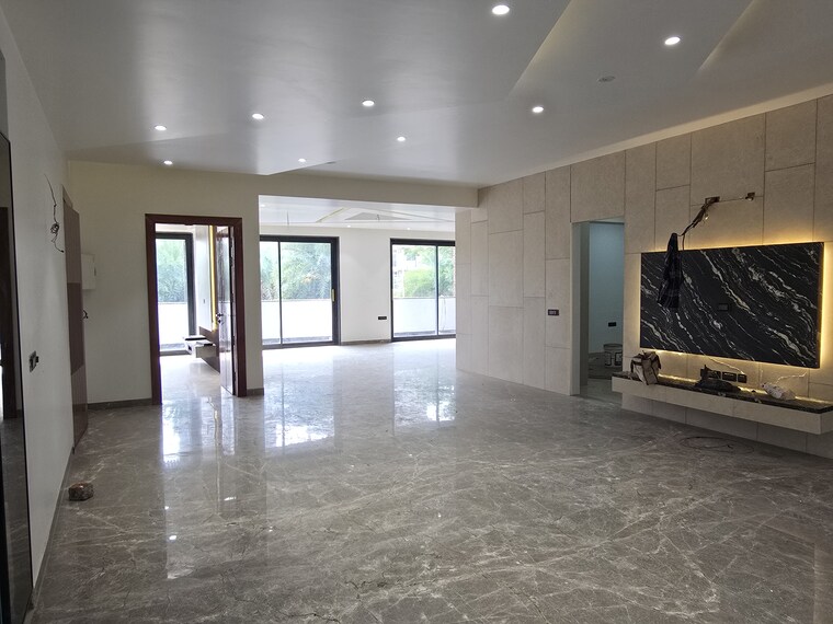 Room, emaar-emerald-nuevo 4 Bedroom 500 Sq.Yd. Builder Floor In Sector 65 Gurgaon 8753718