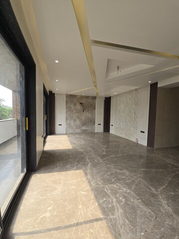 Building Lobby in 4 BHK Builder Floor at Emaar Emerald Nuevo, Sector 65 – for Sale