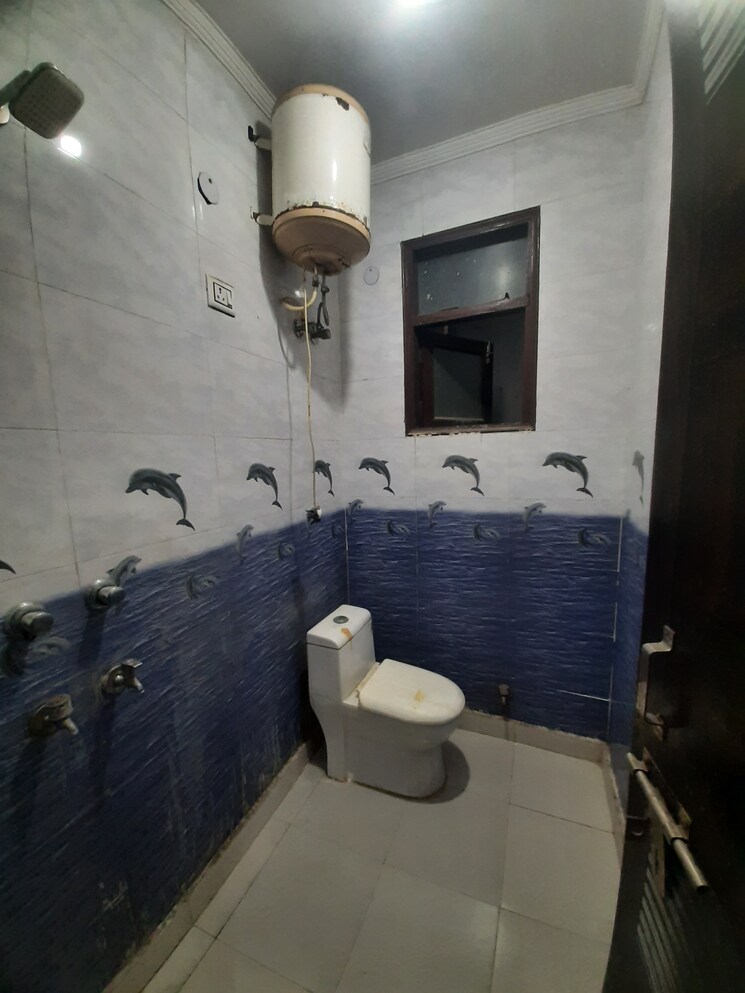Bathroom, maidan garhi 1 Bedroom 60 Sq.Yd. Builder Floor In Maidan Garhi Delhi 8753722