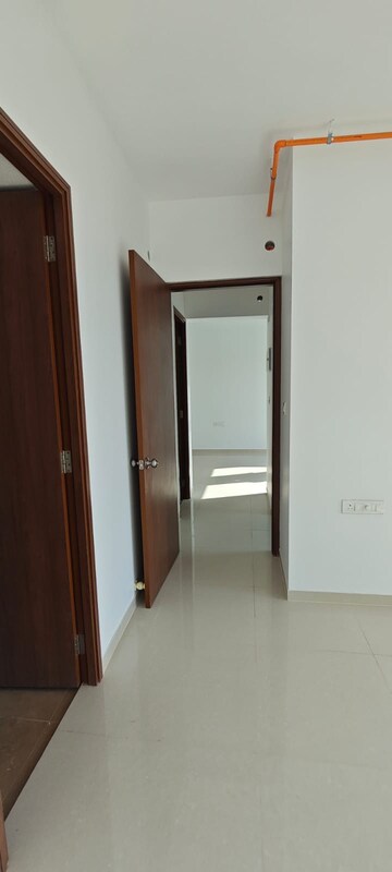 Furnished Amenities in 1 BHK Apartment at Kalpataru Immensa, Kolshet Road – for Rent