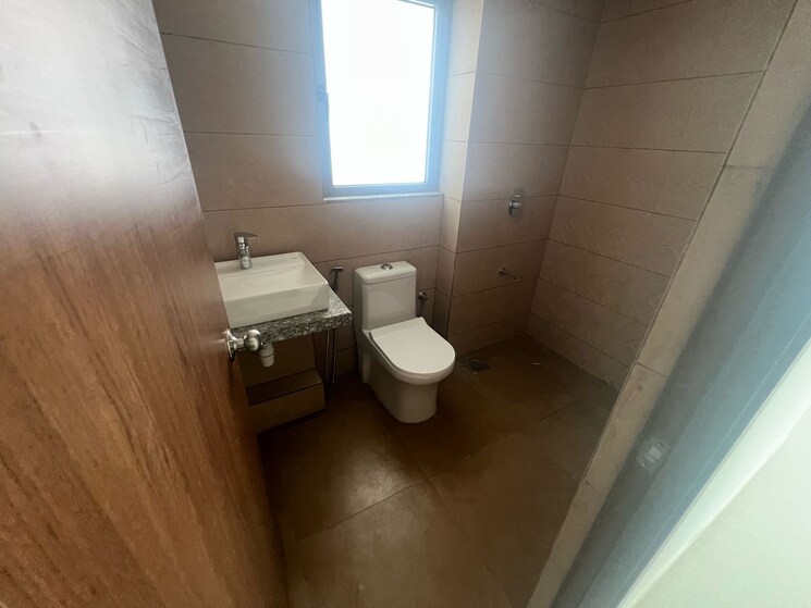 Bathroom, kalpataru-immensa 2 Bedroom 632 Sq.Ft. Apartment In Kolshet Road Thane 8753723