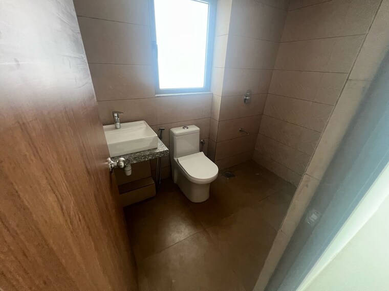 Bathroom, kalpataru-immensa 2 Bedroom 632 Sq.Ft. Apartment In Kolshet Road Thane 8753723