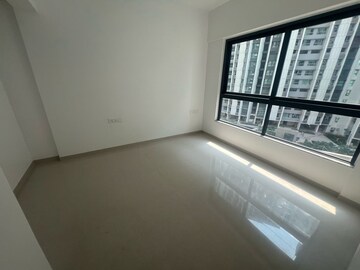 Room in 2 BHK Apartment at Kalpataru Immensa, Kolshet Road – for Sale