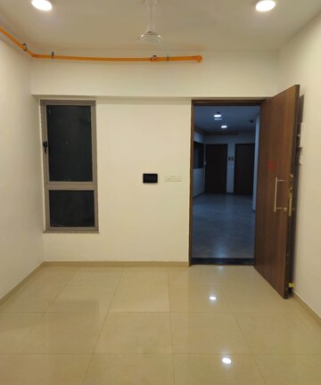 Room in 1 BHK Apartment at Kalpataru Immensa, Kolshet Road – for Rent