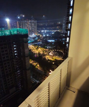 Swimming Pool in 1 BHK Apartment at Kalpataru Immensa, Kolshet Road – for Rent