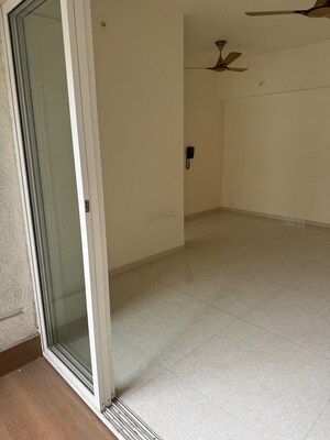 Room in 2 BHK Apartment at Lodha Amara Tower 6 and 22, Kolshet Road – for Sale