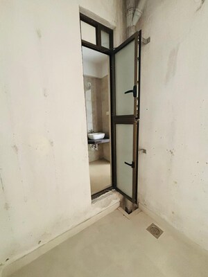 Room in 2 BHK Apartment at Raymond Ten X Era, Pokhran Road No One – for Sale