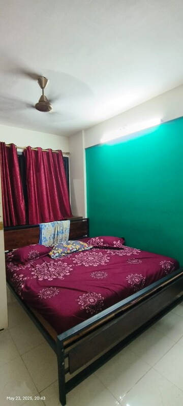 Master Bedroom in 2 BHK Apartment at Shiv Om CHS, Chandivali – for Rent