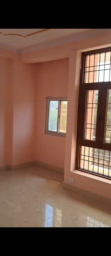 Room in 2 BHK Independent House at Sector 12 – for Rent
