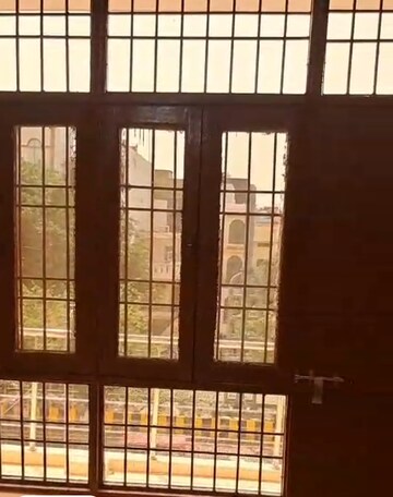 Room in 1 BHK Independent House at Sector 12 – for Rent