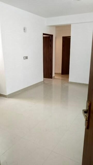 Room in 3 BHK Apartment at Sector 95 – for Rent