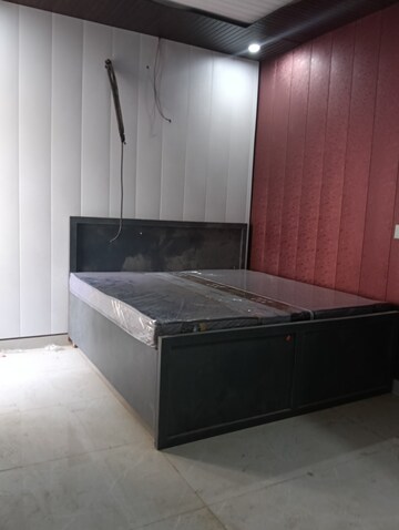 Bedroom in 2 BHK Builder Floor at Sector 30 – for Rent