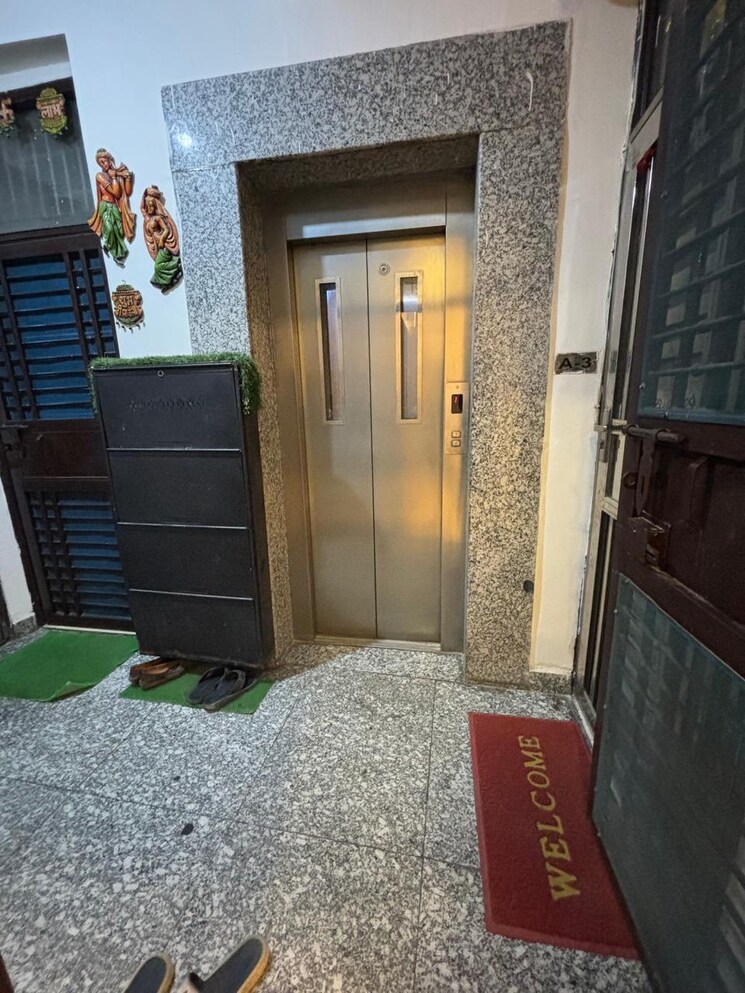 Living Room, gyan khand i 4 Bedroom 2100 Sq.Ft. Builder Floor In Gyan Khand I Ghaziabad 8753779