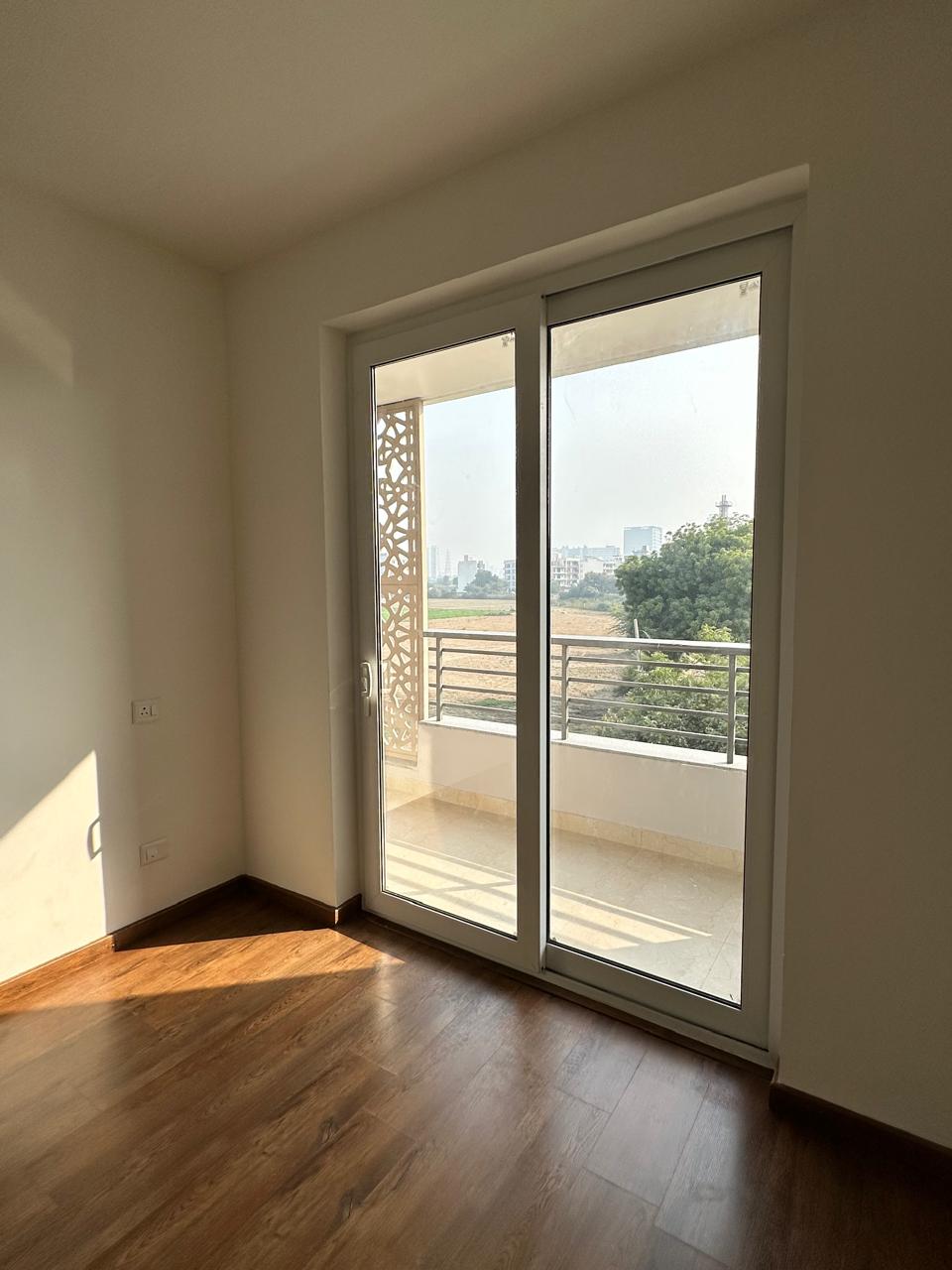 4 BHK + Pooja Room,Servant Room 4002 Sq.Ft. Builder Floor in Unitech Woodstock Floors