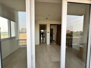 Room in 4 BHK Builder Floor at Unitech Woodstock Floors, Sector 50 – for Sale