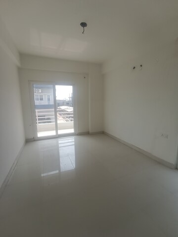 Room in 3 BHK Apartment at Gandhi Maidan – for Rent