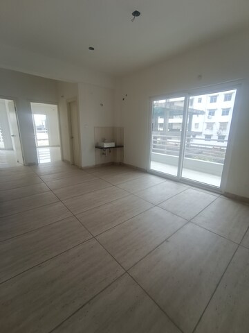 Room in 3 BHK Apartment at Gandhi Maidan – for Rent