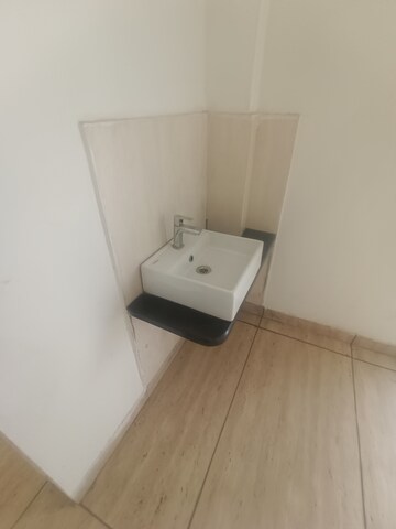 Bathroom in 3 BHK Apartment at Gandhi Maidan – for Rent