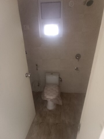 Bathroom in 3 BHK Apartment at Gandhi Maidan – for Rent