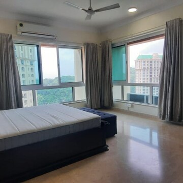 Bedroom in 3.5 BHK Apartment at Powai – for Rent