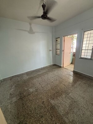 Room in 2 BHK Apartment at Shukrawar Peth – for Sale