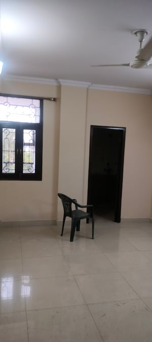 Room in 3 BHK Apartment at Bapu Nagar – for Sale