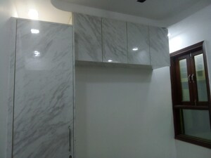 Furnished Amenities in 2 BHK Builder Floor at Mahavir Enclave – for Sale