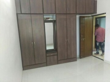 Room in 2 BHK Apartment at Narendra Nagar – for Rent