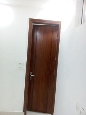 Furnished Amenities in 2 BHK Builder Floor at Mahavir Enclave – for Sale