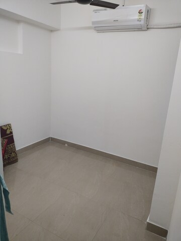 Room in 1 BHK Apartment at Mhada Bombay Dyeing Mill, Wadala – for Rent