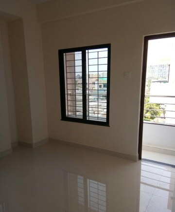 Room in 2 BHK Apartment at Narendra Nagar – for Rent